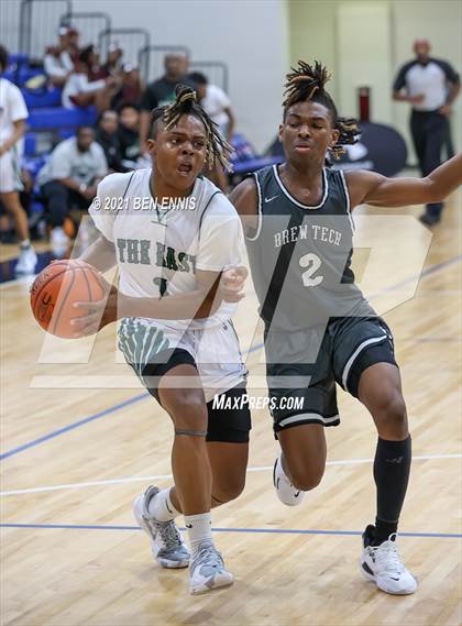 Thumbnail 3 in Brewbaker Tech vs Eastside (Legends Classic Showdown) photogallery.