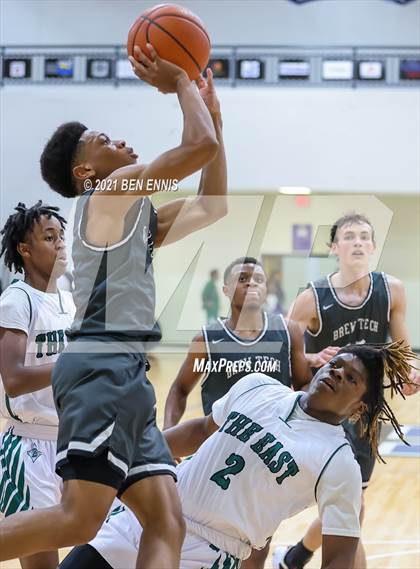 Thumbnail 3 in Brewbaker Tech vs Eastside (Legends Classic Showdown) photogallery.
