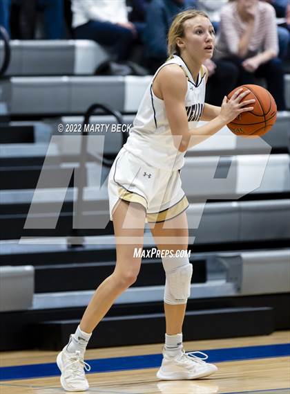 Thumbnail 2 in Staley vs Helias (Jefferson Bank Holiday Hoops) photogallery.