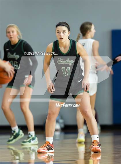 Thumbnail 3 in Staley vs Helias (Jefferson Bank Holiday Hoops) photogallery.