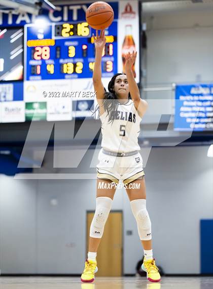 Thumbnail 1 in Staley vs Helias (Jefferson Bank Holiday Hoops) photogallery.