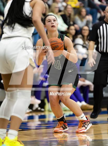 Thumbnail 3 in Staley vs Helias (Jefferson Bank Holiday Hoops) photogallery.