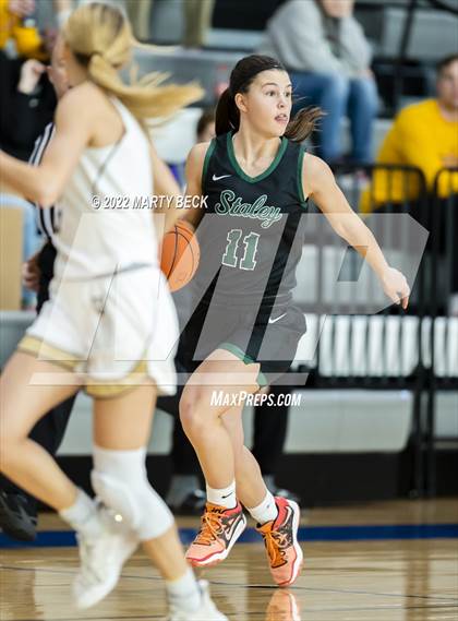 Thumbnail 1 in Staley vs Helias (Jefferson Bank Holiday Hoops) photogallery.