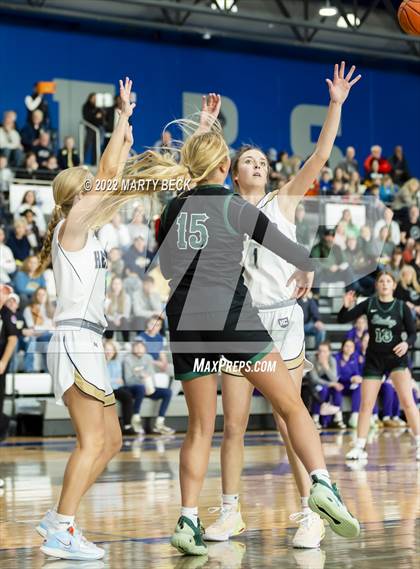 Thumbnail 3 in Staley vs Helias (Jefferson Bank Holiday Hoops) photogallery.
