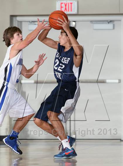 Thumbnail 2 in College Park vs. Friendswood (McDonald's Texas Invitational) photogallery.