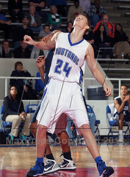 Thumbnail 2 in College Park vs. Friendswood (McDonald's Texas Invitational) photogallery.