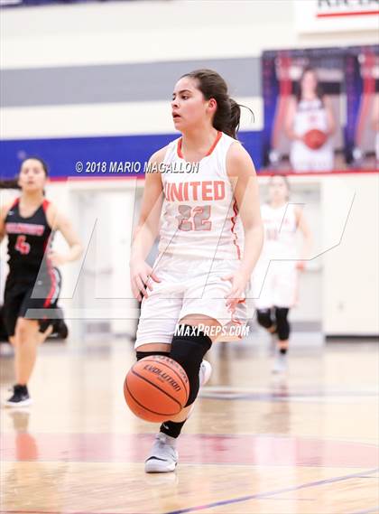 Thumbnail 2 in Palmview vs United (UIL 6A Bi-District Playoff) photogallery.