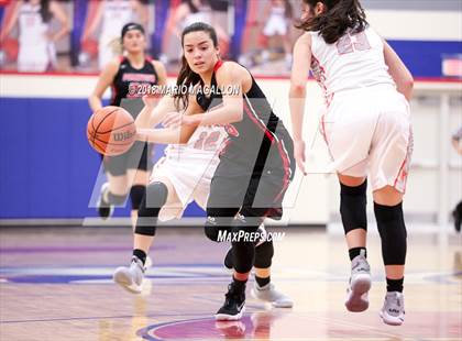 Thumbnail 1 in Palmview vs United (UIL 6A Bi-District Playoff) photogallery.
