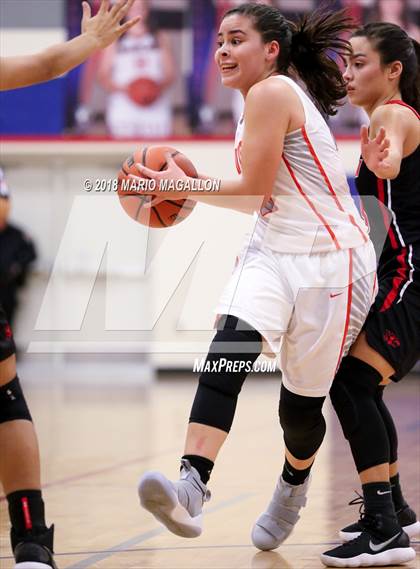 Thumbnail 2 in Palmview vs United (UIL 6A Bi-District Playoff) photogallery.