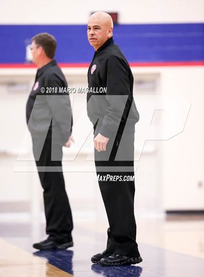 Thumbnail 2 in Palmview vs United (UIL 6A Bi-District Playoff) photogallery.