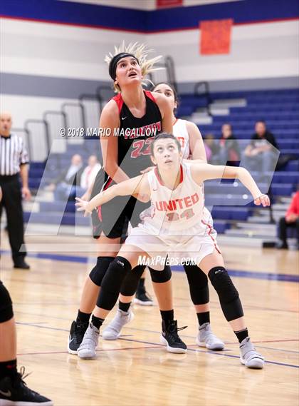 Thumbnail 1 in Palmview vs United (UIL 6A Bi-District Playoff) photogallery.