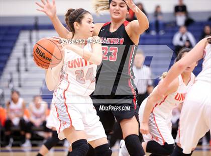 Thumbnail 3 in Palmview vs United (UIL 6A Bi-District Playoff) photogallery.