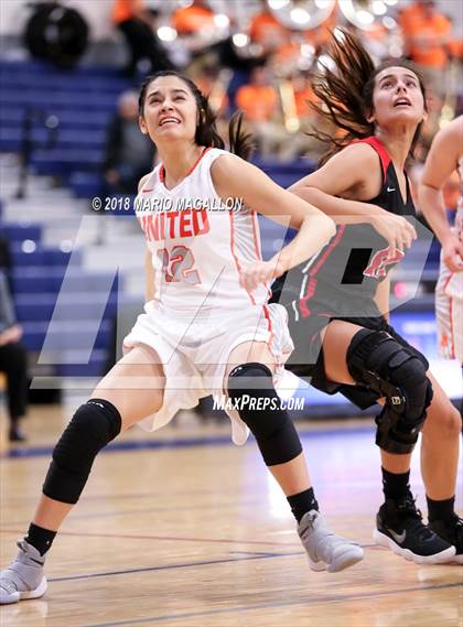 Thumbnail 3 in Palmview vs United (UIL 6A Bi-District Playoff) photogallery.