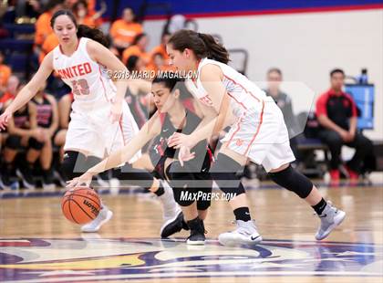Thumbnail 2 in Palmview vs United (UIL 6A Bi-District Playoff) photogallery.