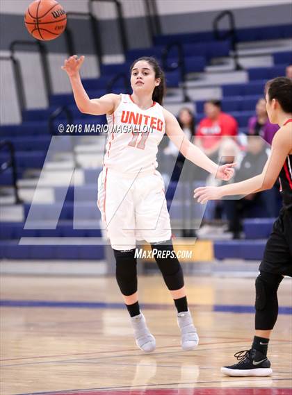 Thumbnail 2 in Palmview vs United (UIL 6A Bi-District Playoff) photogallery.