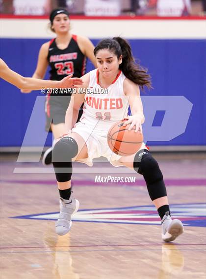 Thumbnail 2 in Palmview vs United (UIL 6A Bi-District Playoff) photogallery.