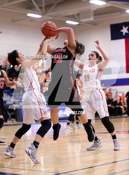 Thumbnail 2 in Palmview vs United (UIL 6A Bi-District Playoff) photogallery.