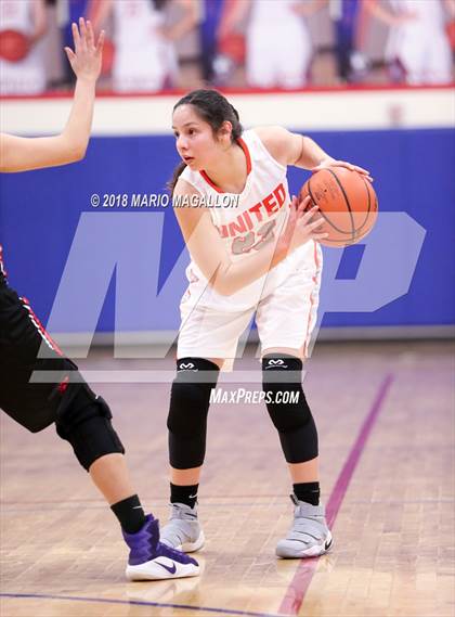 Thumbnail 2 in Palmview vs United (UIL 6A Bi-District Playoff) photogallery.