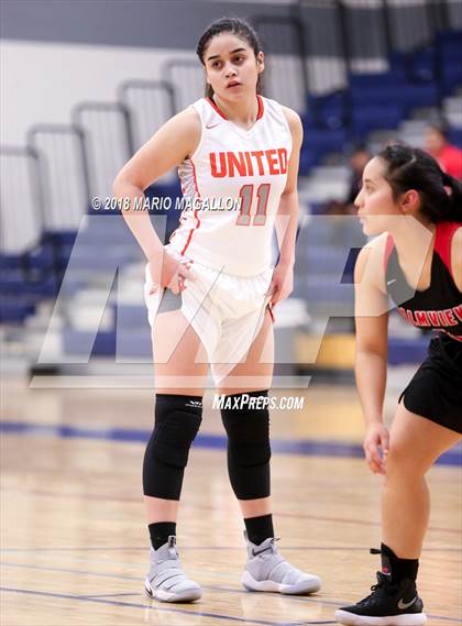 Thumbnail 2 in Palmview vs United (UIL 6A Bi-District Playoff) photogallery.
