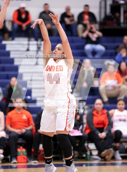 Thumbnail 2 in Palmview vs United (UIL 6A Bi-District Playoff) photogallery.