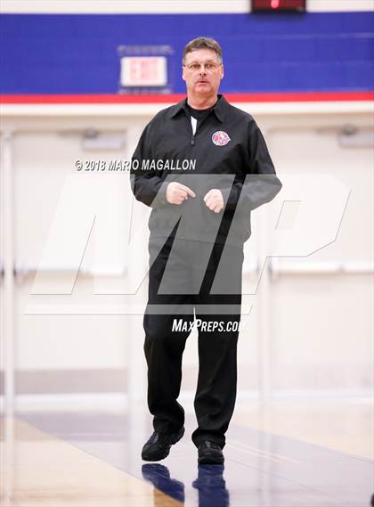 Thumbnail 3 in Palmview vs United (UIL 6A Bi-District Playoff) photogallery.