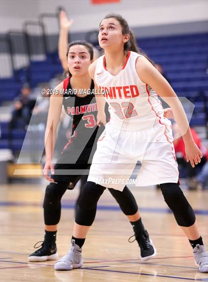 Thumbnail 2 in Palmview vs United (UIL 6A Bi-District Playoff) photogallery.