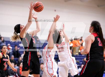 Thumbnail 2 in Palmview vs United (UIL 6A Bi-District Playoff) photogallery.