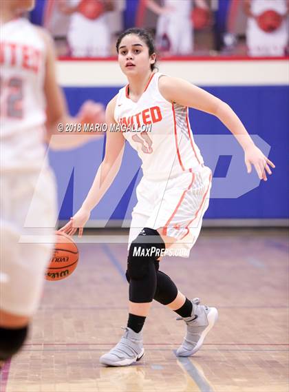 Thumbnail 2 in Palmview vs United (UIL 6A Bi-District Playoff) photogallery.