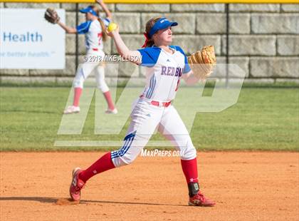 Thumbnail 1 in Red Bank vs Sale Creek photogallery.