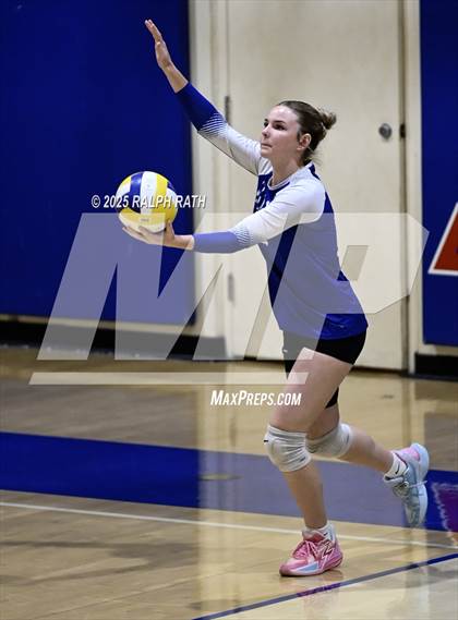 Thumbnail 2 in Orland @ Immanuel (CIF D4 Round 2) photogallery.