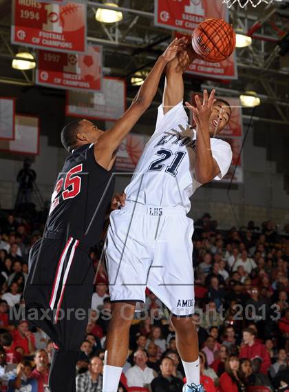 Thumbnail 3 in Loyola vs. Etiwanda (Nike Extravagnaza) photogallery.