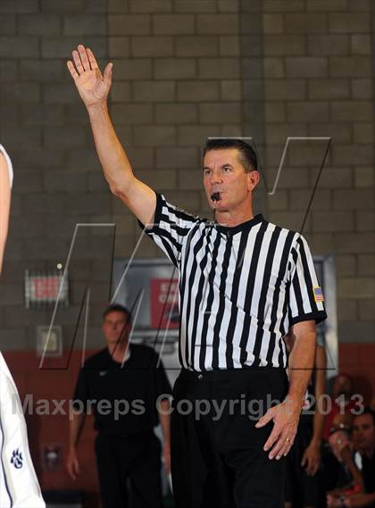 Thumbnail 2 in Loyola vs. Etiwanda (Nike Extravagnaza) photogallery.