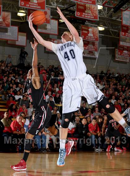 Thumbnail 3 in Loyola vs. Etiwanda (Nike Extravagnaza) photogallery.