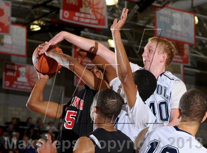 Thumbnail 1 in Loyola vs. Etiwanda (Nike Extravagnaza) photogallery.