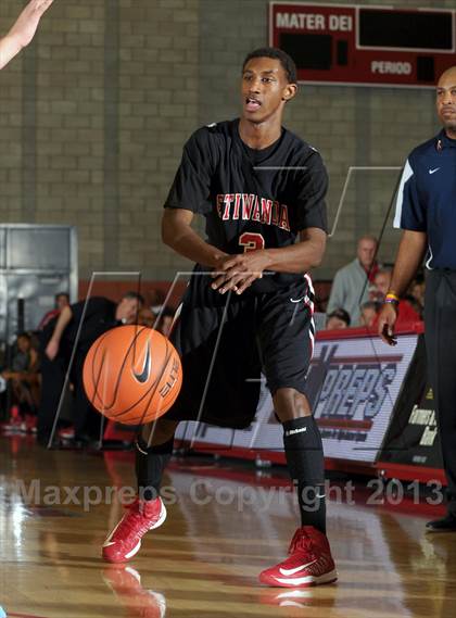 Thumbnail 2 in Loyola vs. Etiwanda (Nike Extravagnaza) photogallery.