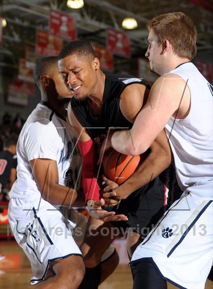 Thumbnail 2 in Loyola vs. Etiwanda (Nike Extravagnaza) photogallery.