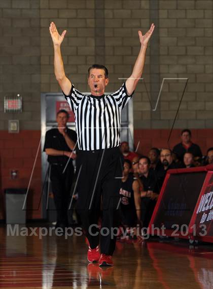 Thumbnail 3 in Loyola vs. Etiwanda (Nike Extravagnaza) photogallery.
