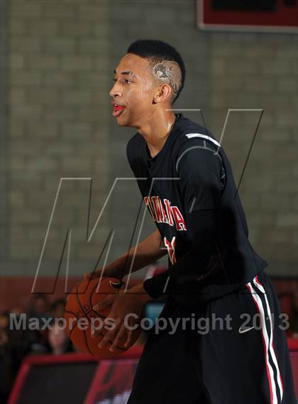 Thumbnail 1 in Loyola vs. Etiwanda (Nike Extravagnaza) photogallery.
