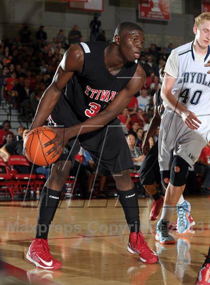 Thumbnail 1 in Loyola vs. Etiwanda (Nike Extravagnaza) photogallery.