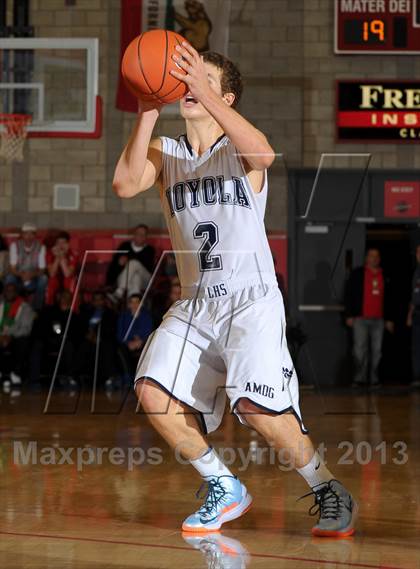 Thumbnail 1 in Loyola vs. Etiwanda (Nike Extravagnaza) photogallery.