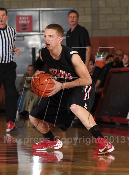 Thumbnail 3 in Loyola vs. Etiwanda (Nike Extravagnaza) photogallery.