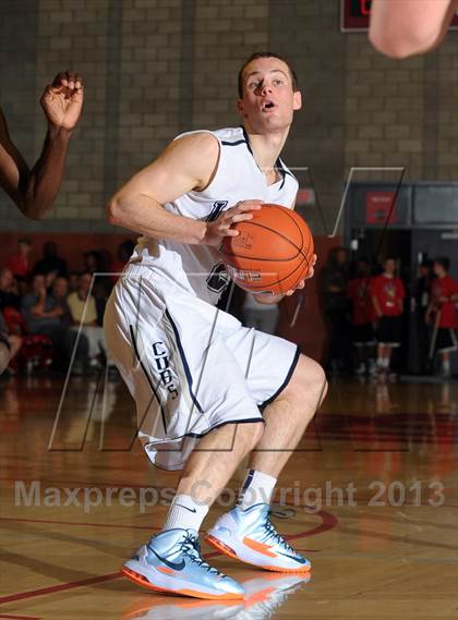 Thumbnail 3 in Loyola vs. Etiwanda (Nike Extravagnaza) photogallery.