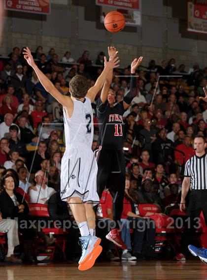 Thumbnail 3 in Loyola vs. Etiwanda (Nike Extravagnaza) photogallery.