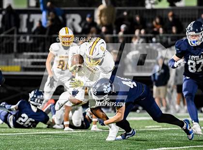 Thumbnail 1 in Simi Valley vs. Loyola (CIF SS Division 3 Semifinal) photogallery.