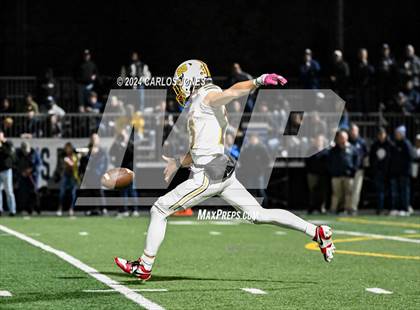 Thumbnail 2 in Simi Valley vs. Loyola (CIF SS Division 3 Semifinal) photogallery.