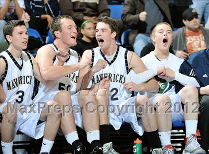 Thumbnail 2 in Lincoln vs. La Costa Canyon (CIF D2 SoCal Regional Final) photogallery.