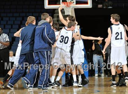 Thumbnail 2 in Lincoln vs. La Costa Canyon (CIF D2 SoCal Regional Final) photogallery.
