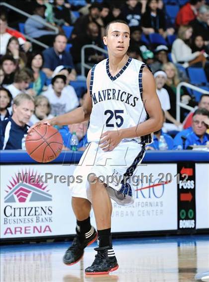 Thumbnail 1 in Lincoln vs. La Costa Canyon (CIF D2 SoCal Regional Final) photogallery.