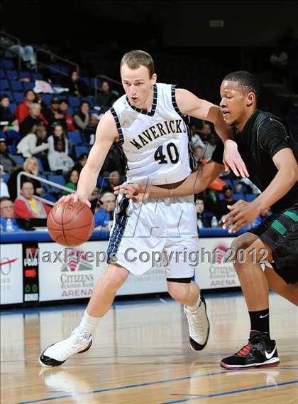 Thumbnail 2 in Lincoln vs. La Costa Canyon (CIF D2 SoCal Regional Final) photogallery.