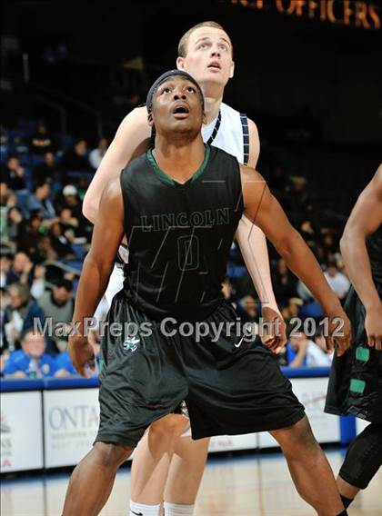 Thumbnail 1 in Lincoln vs. La Costa Canyon (CIF D2 SoCal Regional Final) photogallery.